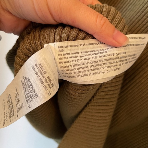 Abercrombie and Fitch olive green ribbed scoop neck midi dress - Picture 9 of 9